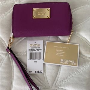 Michael Kors wristlet